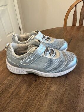 Orthofeet Shoes Women's 8 Wide Gray Silver Comfort Walking Orthotic Sneakers